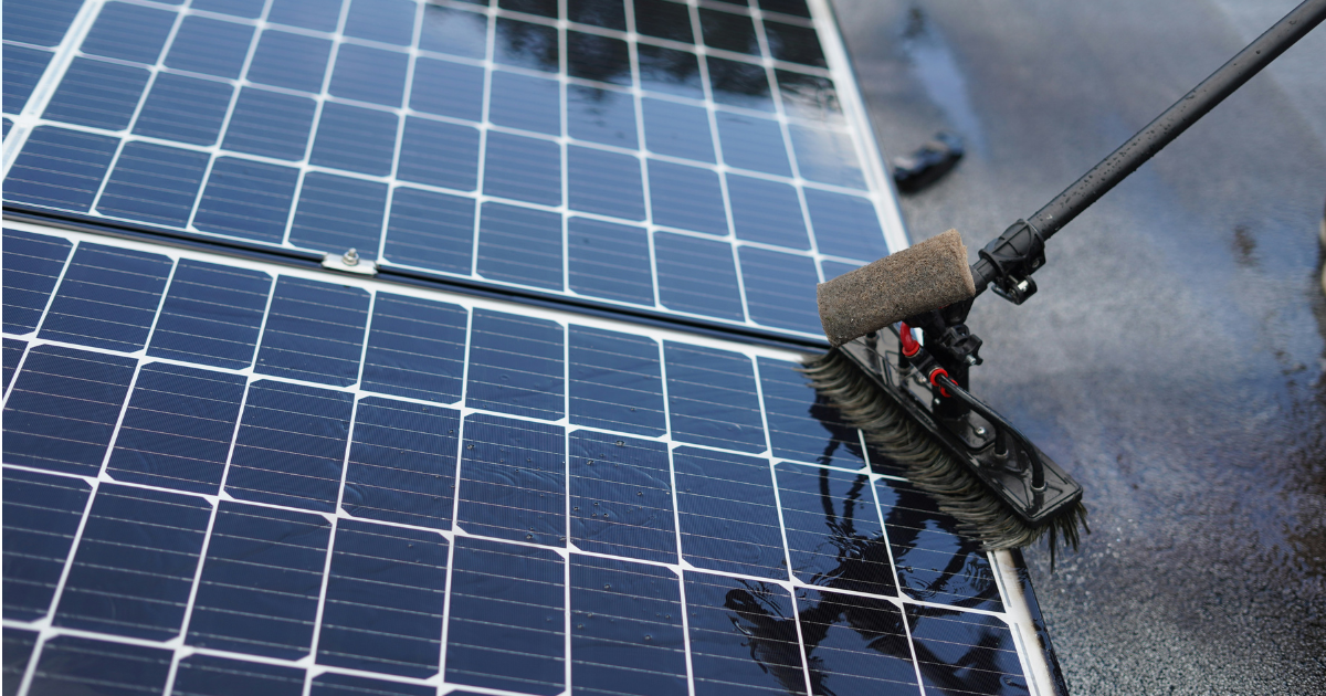 Soap, Vinegar, or Water? How Do You Clean Solar Panels the Right Way ...