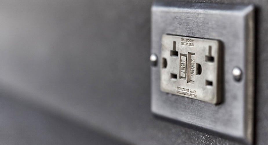 GFCI breaker vs Outlet