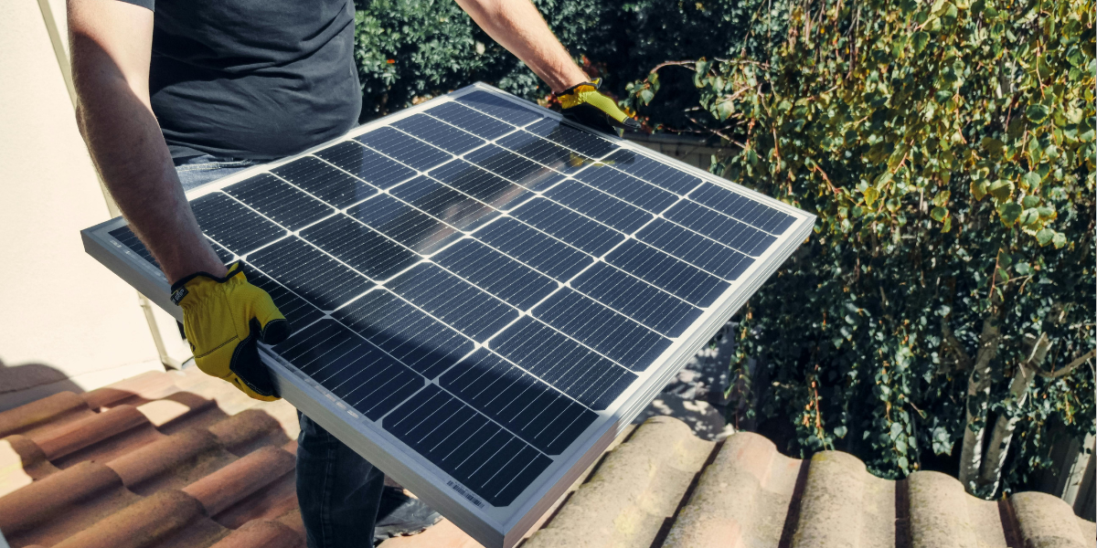 How Do Portable Solar Generators Actually Work?