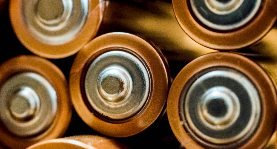 A Complete Guide to Solar Batteries for Home Energy Storage